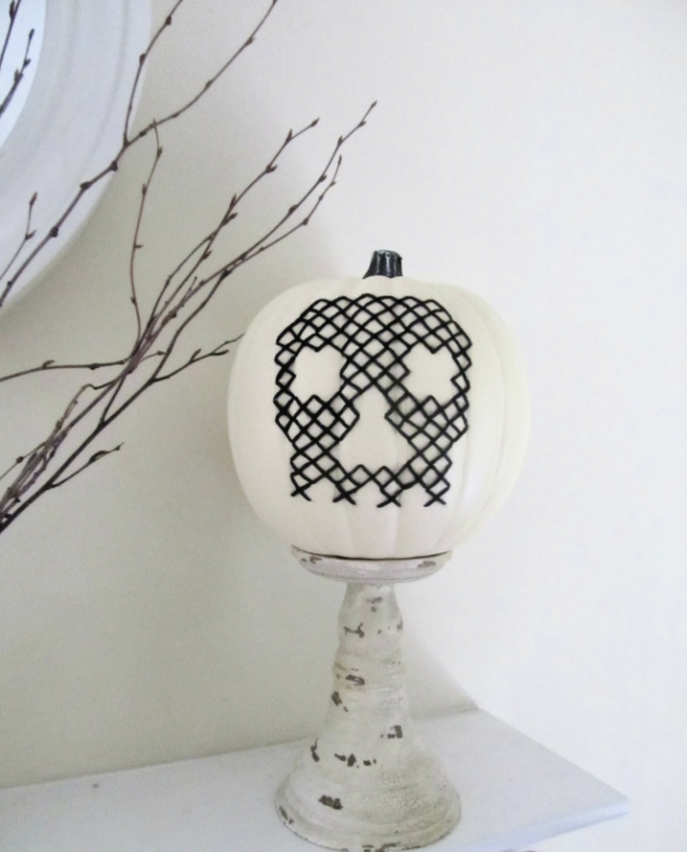 Free Halloween Tutorial: Pumpkin Cross-Stitch Skull
